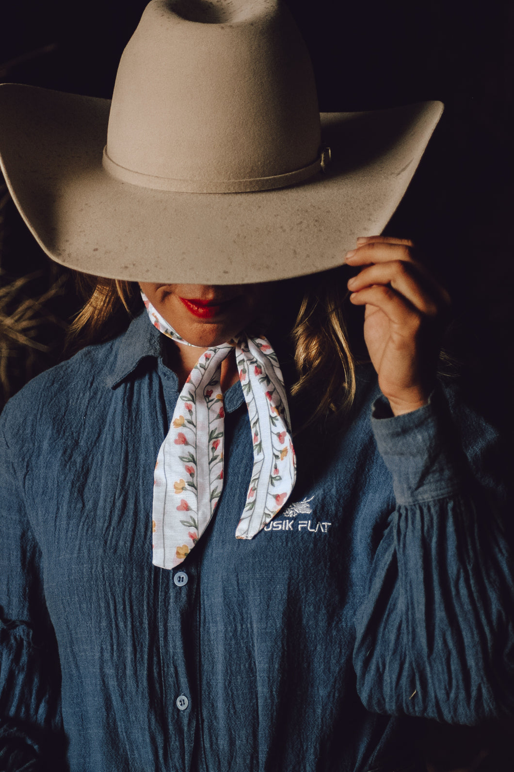 Floral necktie