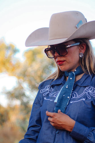Denim and pearls necktie