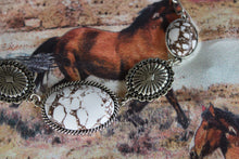 Load image into Gallery viewer, White buffalo necklace