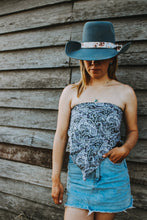 Load image into Gallery viewer, Navy paisley