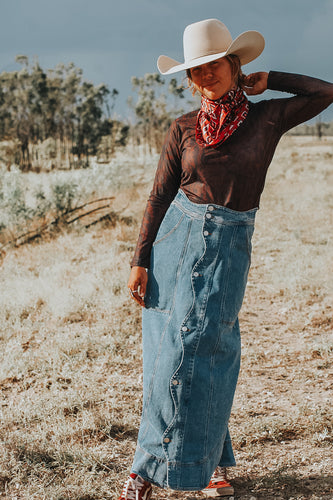 Black boot stitch mesh top